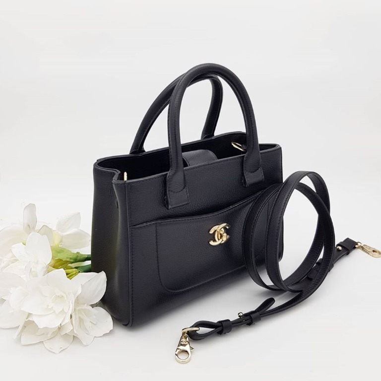 chanel neo executive tote mini