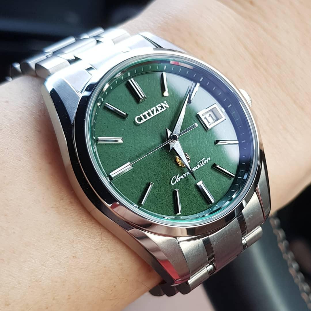 citizen chronomaster red