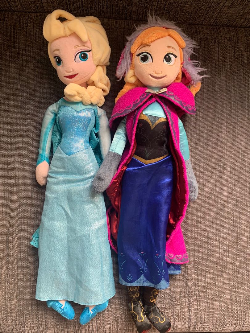 frozen doll and accessory set