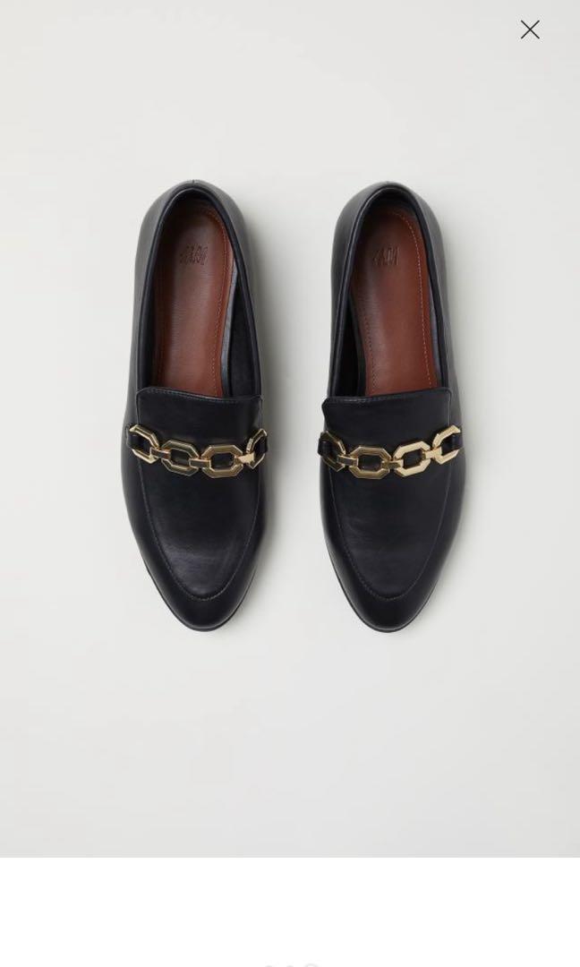 H\u0026M Black loafers with gold chain 