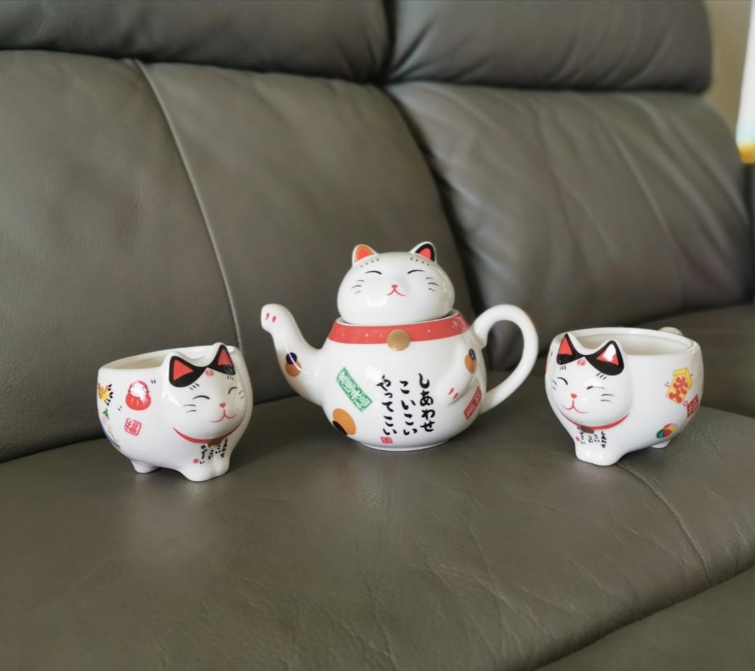 Japanese Style Cute Fortune Cat Tea Set (1 Teapot, 2 Teacups