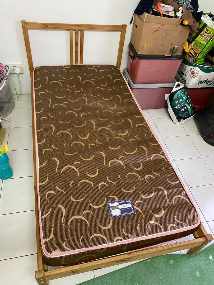 Katil single ikea dgn tilam king koil jualan clearances, Furniture