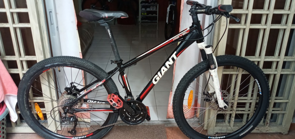 Mountain Bike Giant Revel 1 Sports Equipment Bicycles Parts