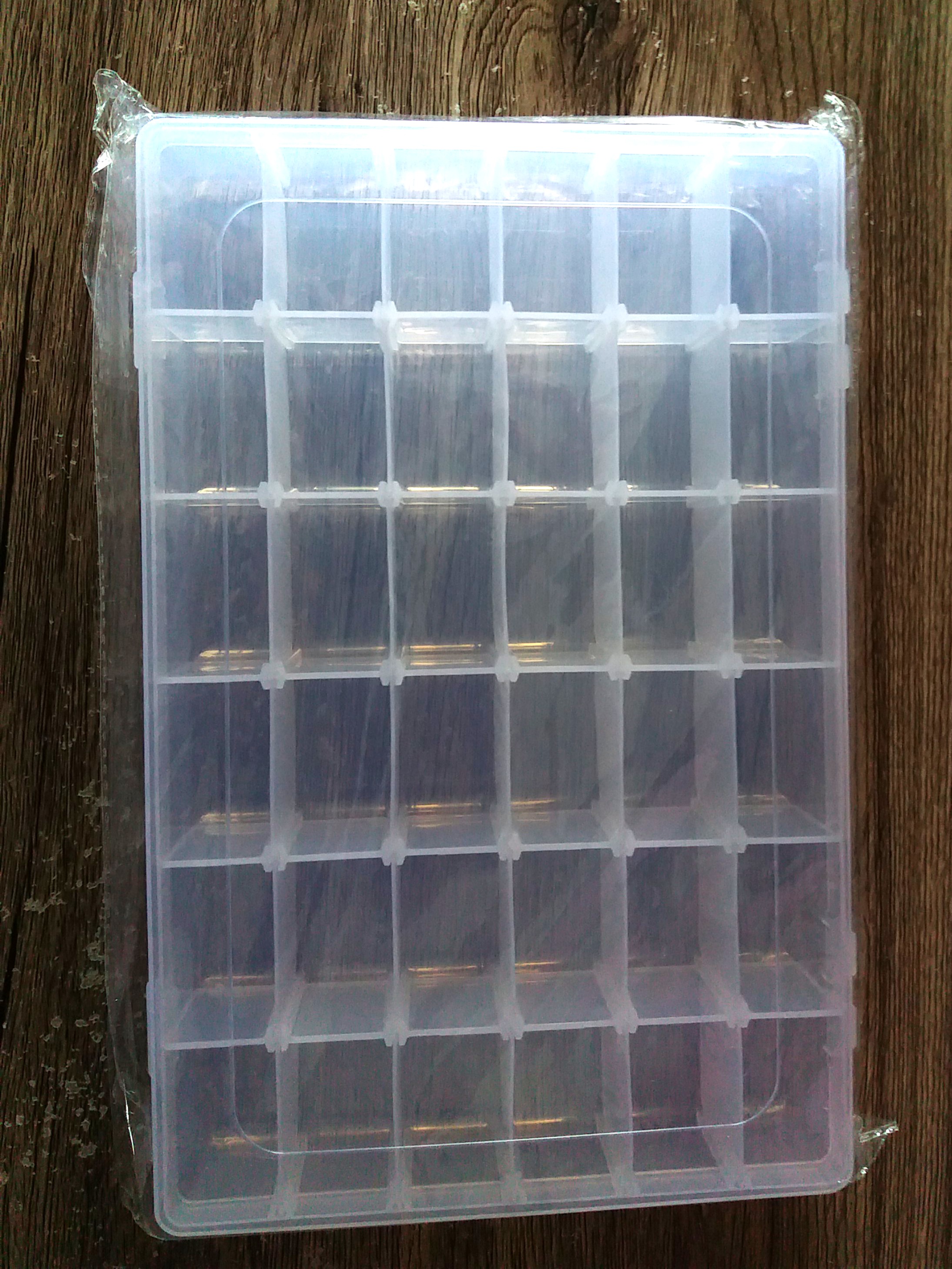 Plastic Separating box; Storage Box, Hobbies & Toys, Stationery & Craft ...