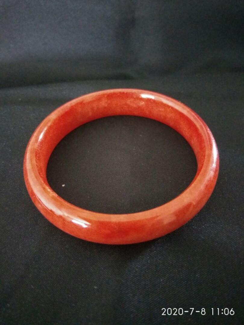 Red jade best sale bangle