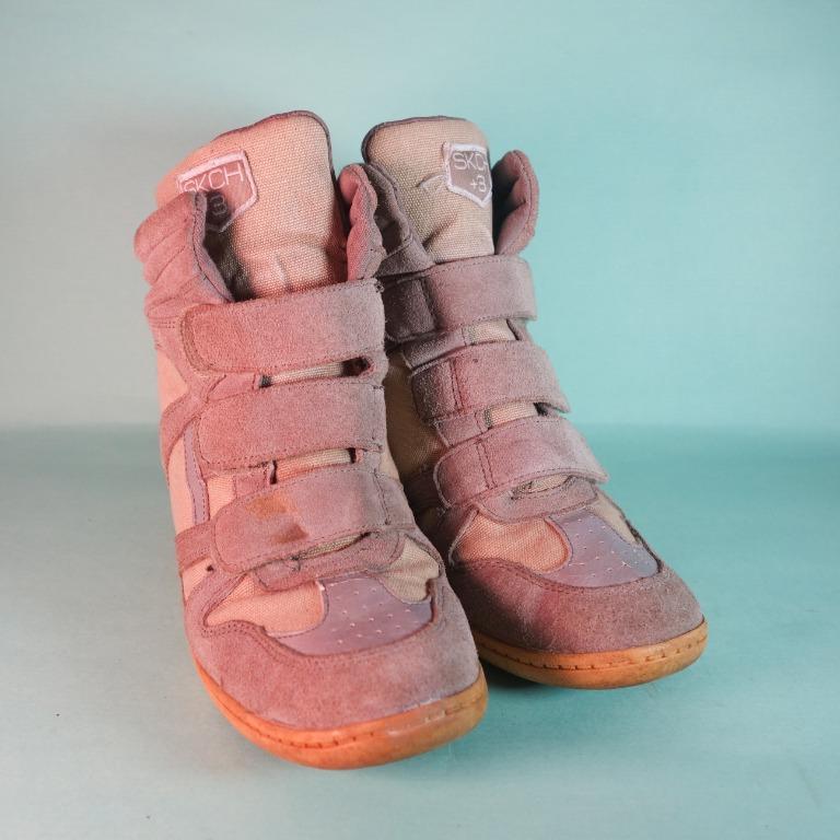 sketchers with heels