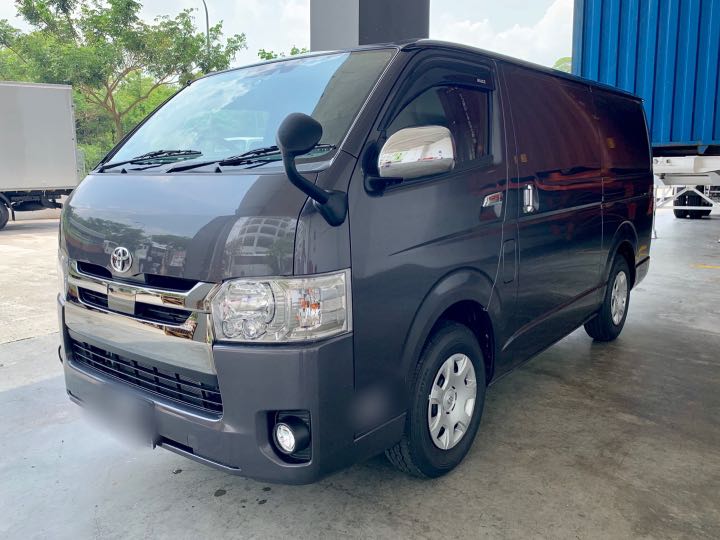 Toyota Hiace Super GL Dark Prime