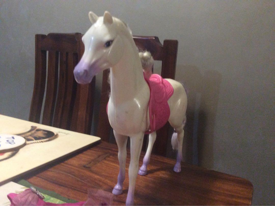 Pink hot sale barbie horse
