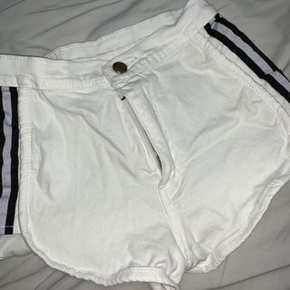 (Category: ) located in . Submitted by mirrorglass (Listing ID 1019123156, Image 1). Description: .