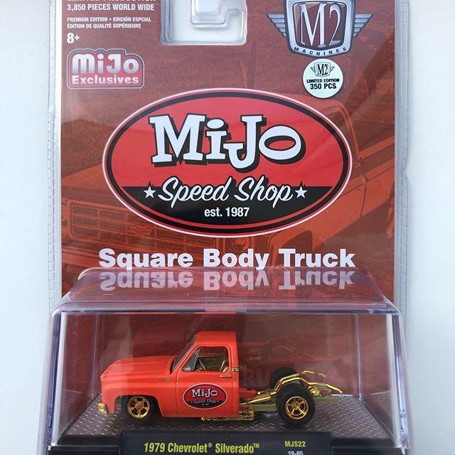 M2 Machines 1:64 - 1979 Chevrolet Silverado Edelbrock Esclusiva MiJo, Colore Bianco - Foto 2