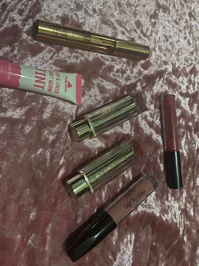ASSTD LIPPIES (Category: Makeup) located in Manila. Submitted by stellasonlinegaragesale (Listing ID 1019485478, Image 2). Description: ESTEE LAUDER 430 crazy beautiful n-1500 ESTEE LAUDER 300 hot streak n-1500 KYLIE COSMETICS GORG-800 COLOURETTE SOIREE 300 JAZZY BRILLIANT 100 PRETTY SECRET LIP N CHEEK COOL PINK 100 take all for 4,000 SF INCLUDED.