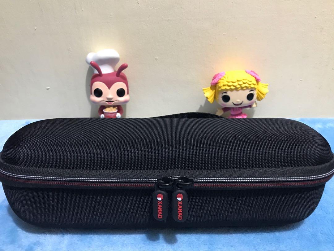 beats pill plus carrying case