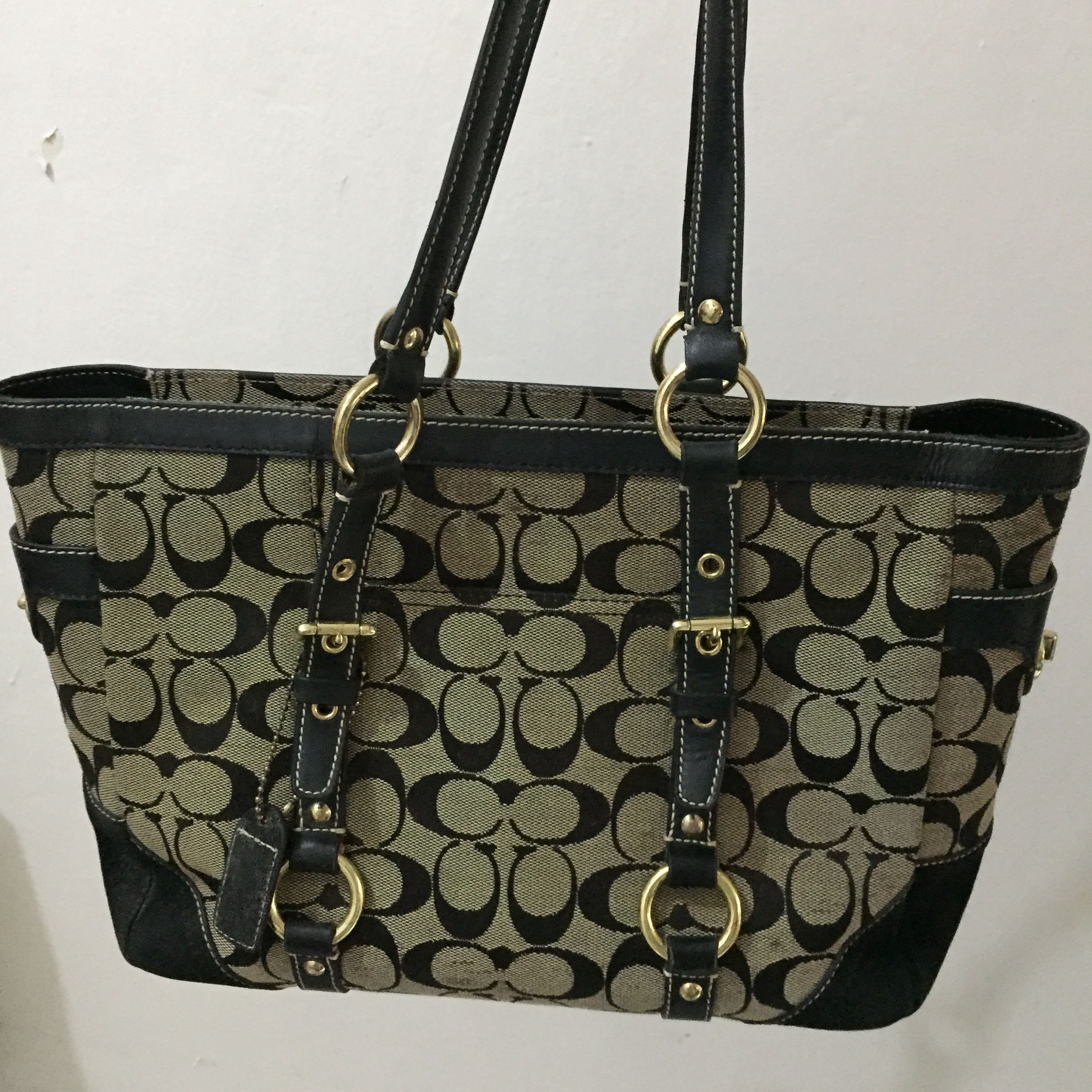 coach medium tote
