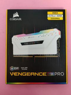 Corsair Vengeance RGB PRO 32GB (2x16GB) DDR4 3200MHz C16 - White