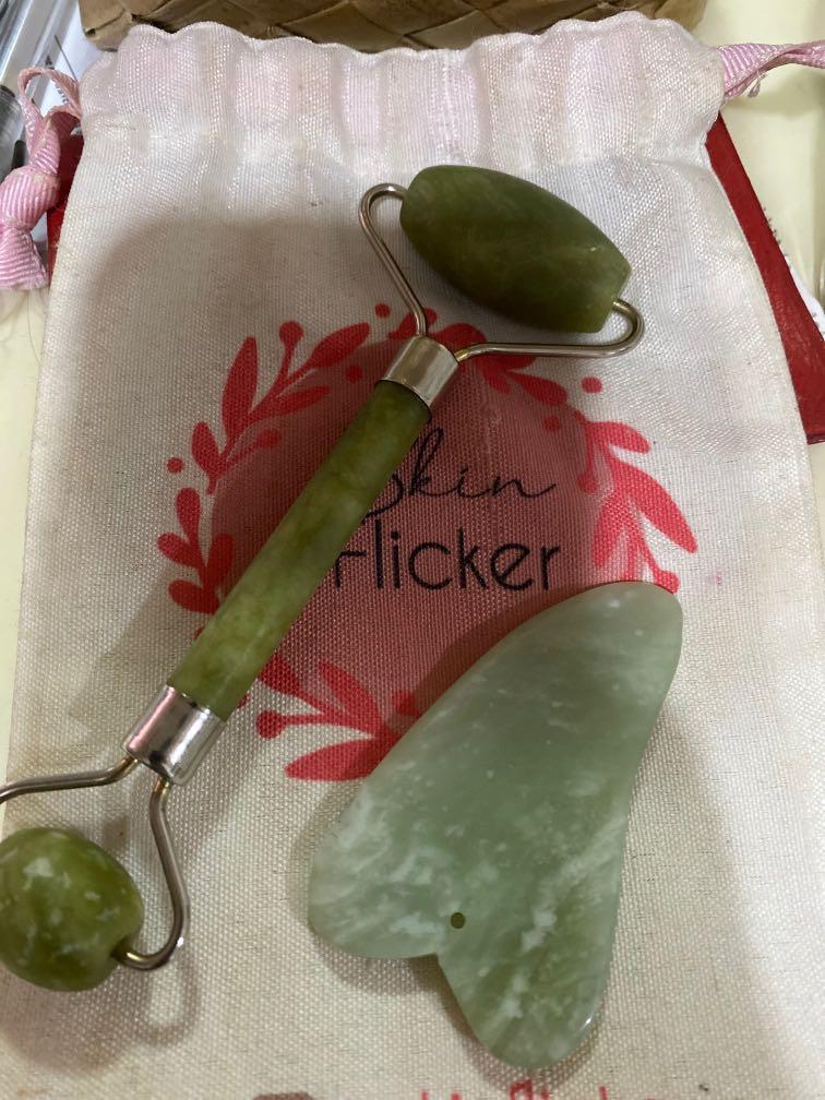 Jade roller and Gua Sha (Category: Massage Devices) located in Manila. Submitted by stellasonlinegaragesale (Listing ID 1019367689, Image 1). Description: .