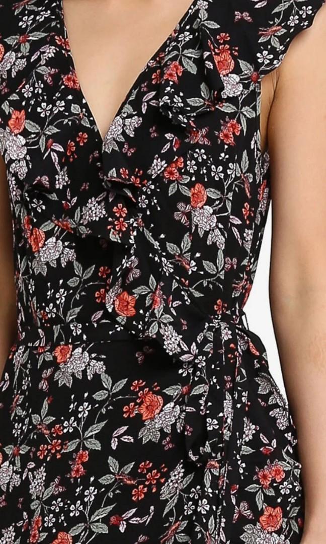 Max studio red outlet wrap dress