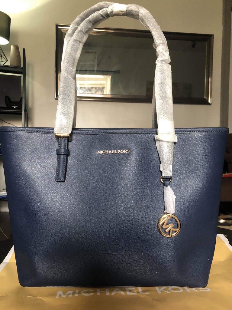 michael kors jet set travel pouch