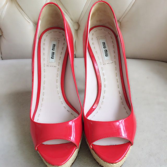 Authentic Mui mui red heel, Women's Fashion, Footwear, Heels on Carousell