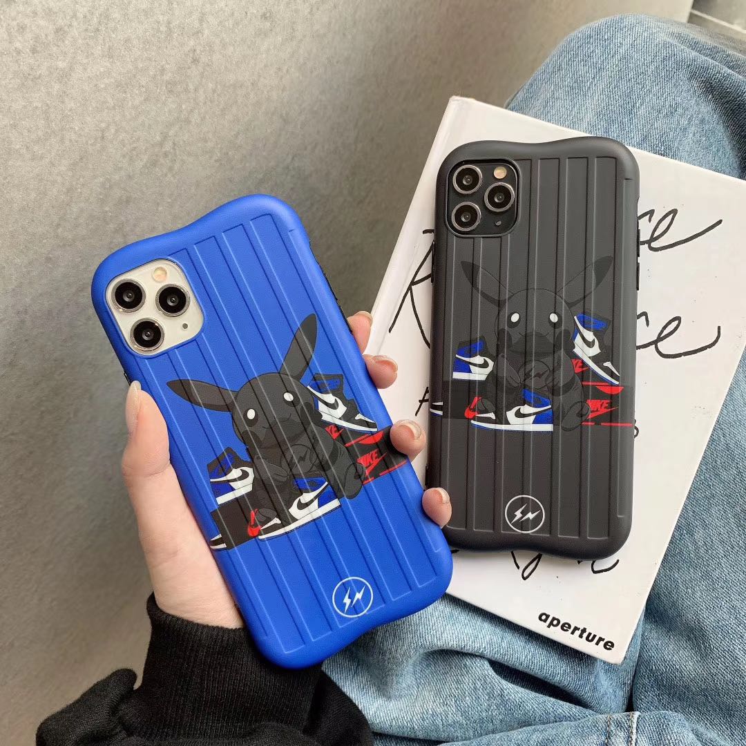 Nike AJ x Black pikachu iPhone case 防滑 行李箱 手機套（包平郵）