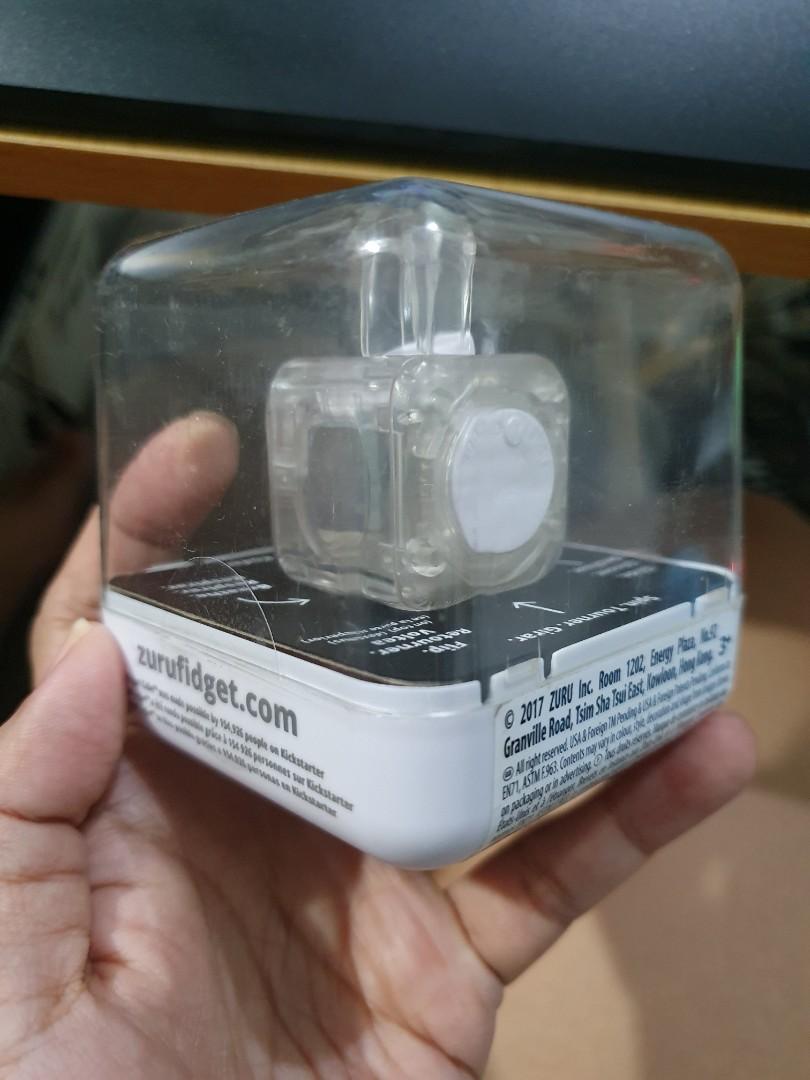 ZURU 8101GU-Q2 Original Fidget Cube by Antsy Labs, Antistress Spielzeug Würfel ca. 35 mm, Stresswürfel mit 6 Funktionen, Entspannung und Stressabbau für Erwachsene und Kinder ab 3 Jahren, Regenbogen