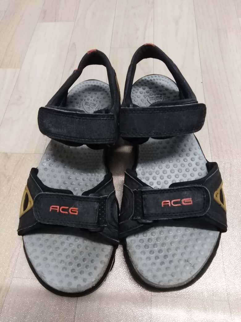 sandal nike acg