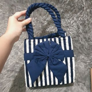 (Kategori: ) berada di . Dikirim oleh hersecondhand (ID iklan 1019489451, Gambar 1). Deskripsi: .