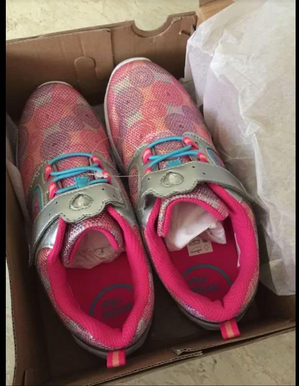 Stride Rite Girl s Shoes with Sparkling Light while walking sales