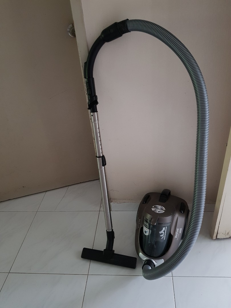 Tefal Compact Power Cyclonic Bagless Vacuum Cleaner, TV & Home ...
