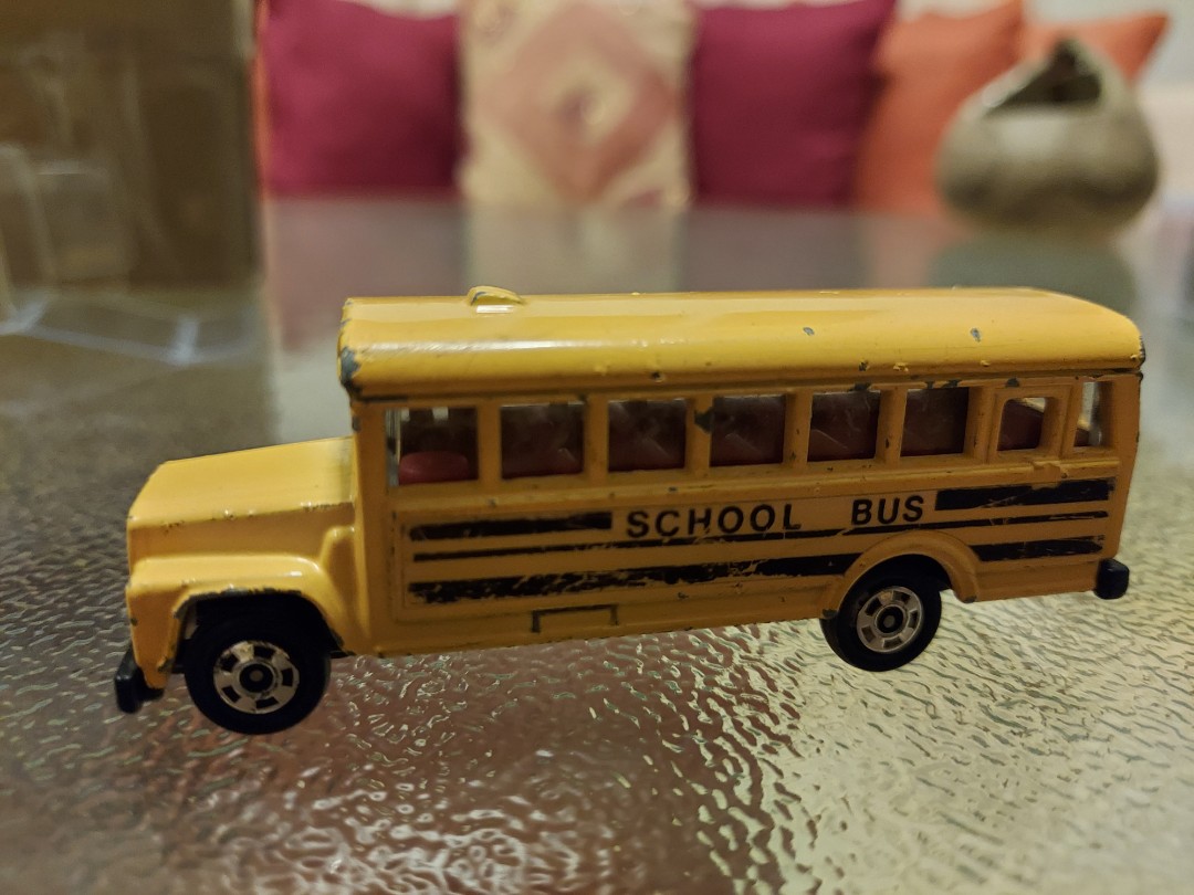 tomica school bus