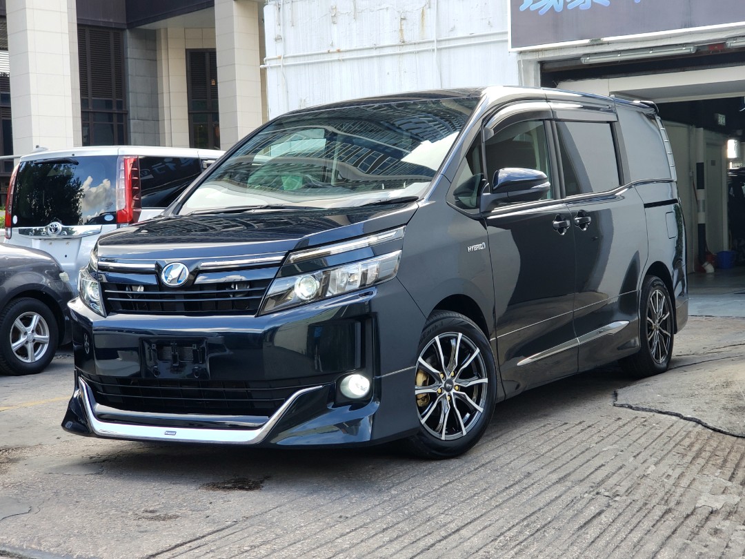 Toyota Voxy 1 8 Hybrid V 7 Seater A 車 車輛放售 Carousell