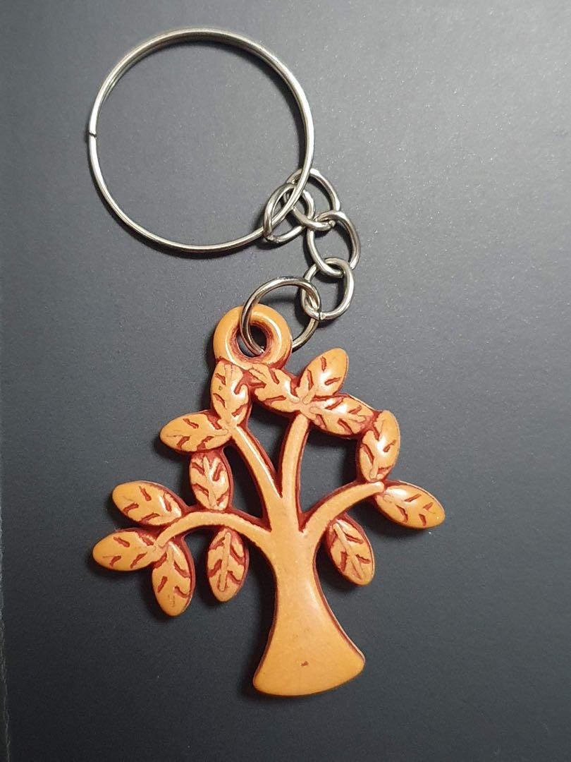 Tree KeyChain (Category: Craft Supplies & Tools) located in Singapore. Submitted by mrpenguino (Listing ID 1019534773, Image 2). Description: Cute, Beautiful keychain .