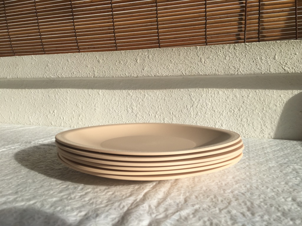 Tupperware plastic plates. Total 6., Furniture & Home Living