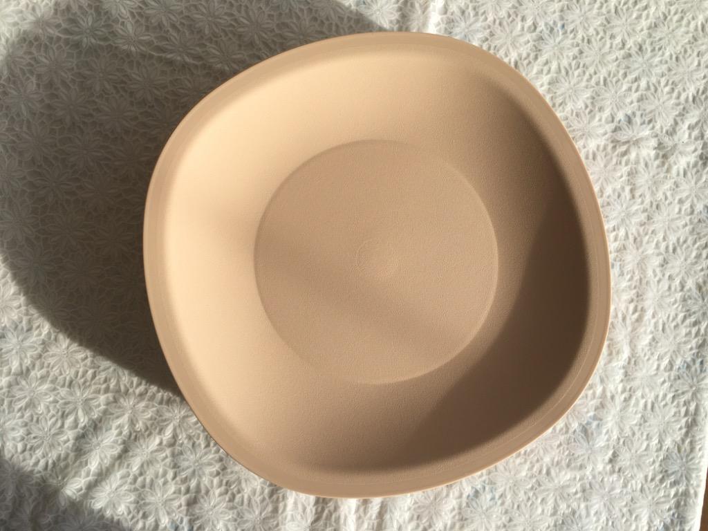 Tupperware plastic plates. Total 6., Furniture & Home Living