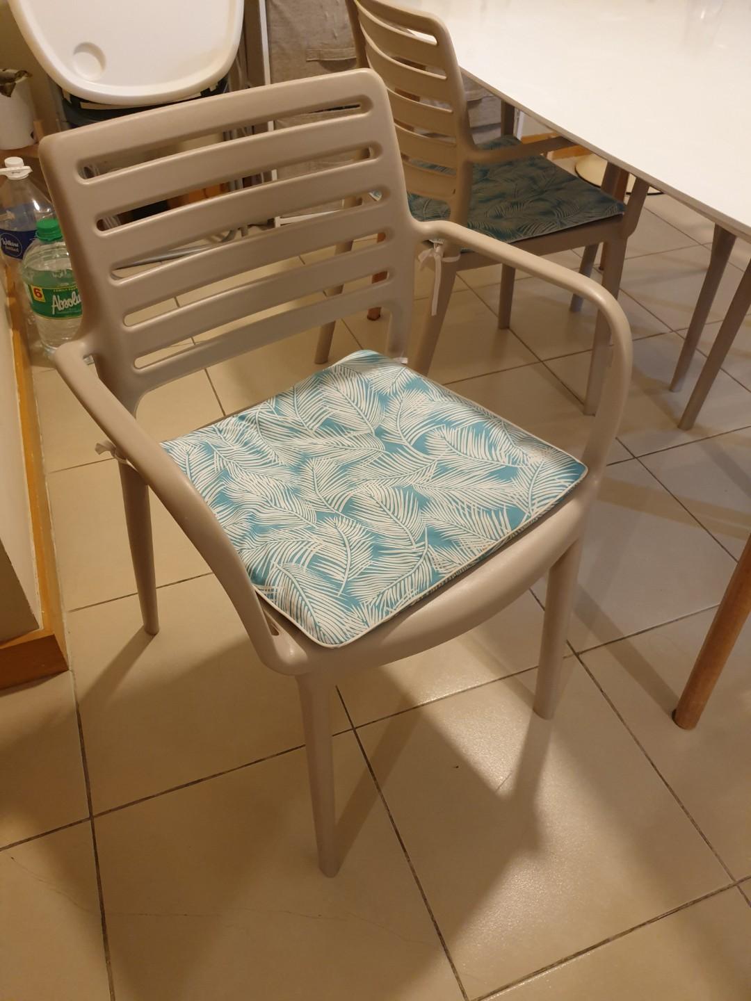 Uratex olympia sales armchair