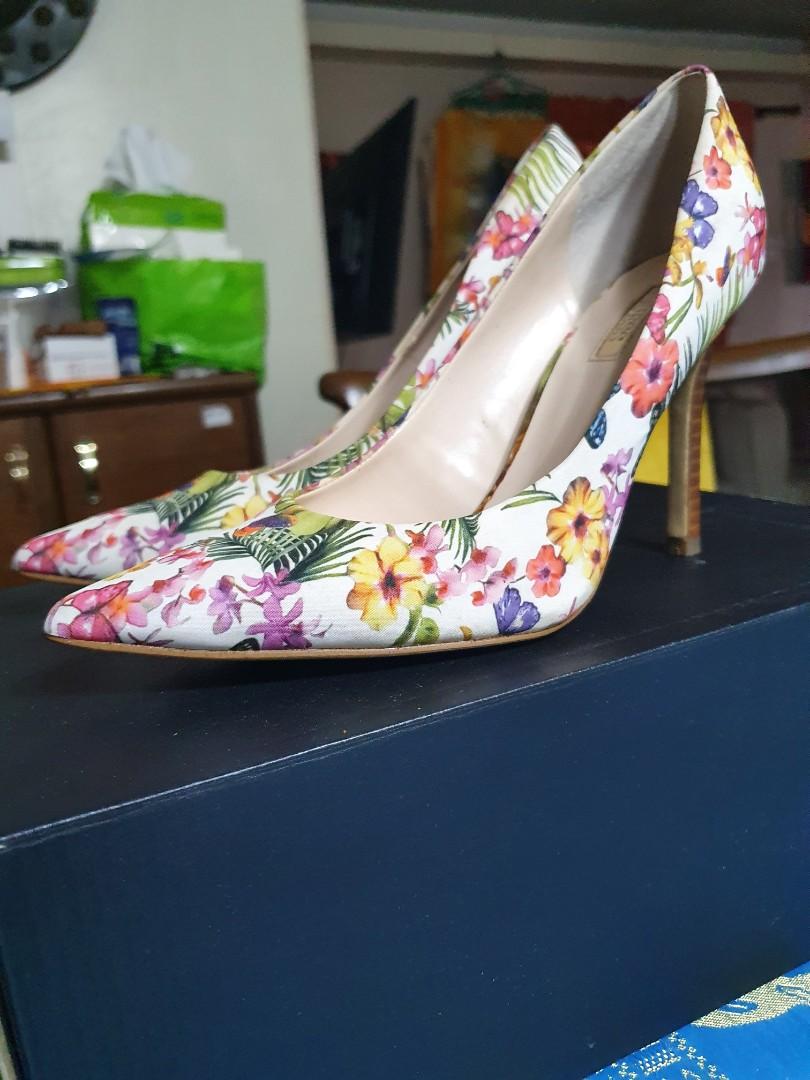 guess floral heels
