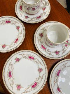 7pcs set (2 pairs cup and saucer mix matched  + 3 saucers/tea plates)