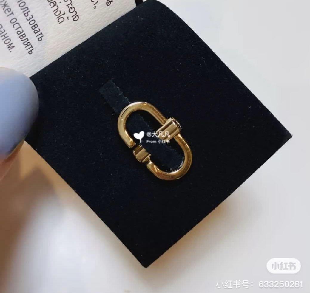 調節扣❤️ Chanel以及名牌手袋都可以自己調教長度啦❤️, 女裝, 飾物及配件, 鑽飾- Carousell