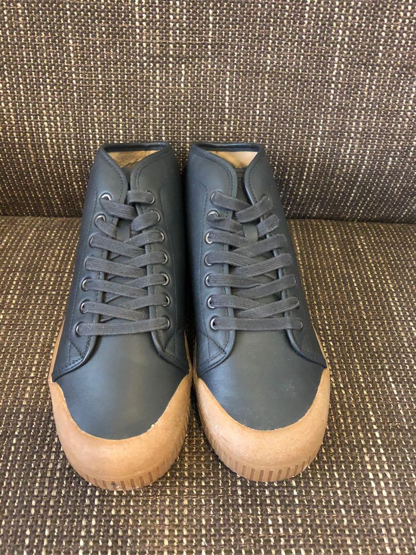 法國 潮牌spring Court 八十年品牌經典帆布鞋 他的時尚 鞋子在旋轉拍賣