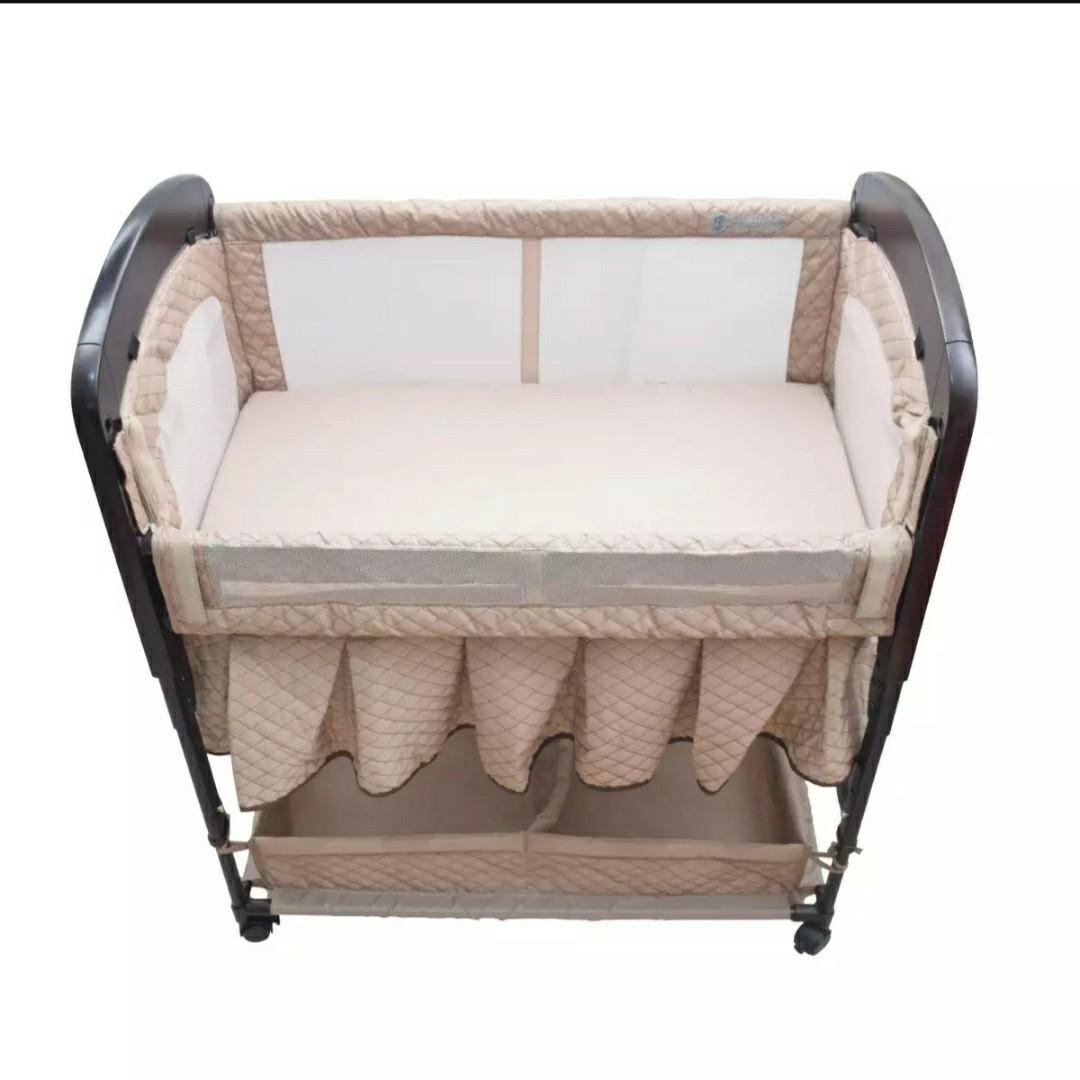 Arm reach co sleeper, Babies & Kids, Baby Nursery & Kids Furniture