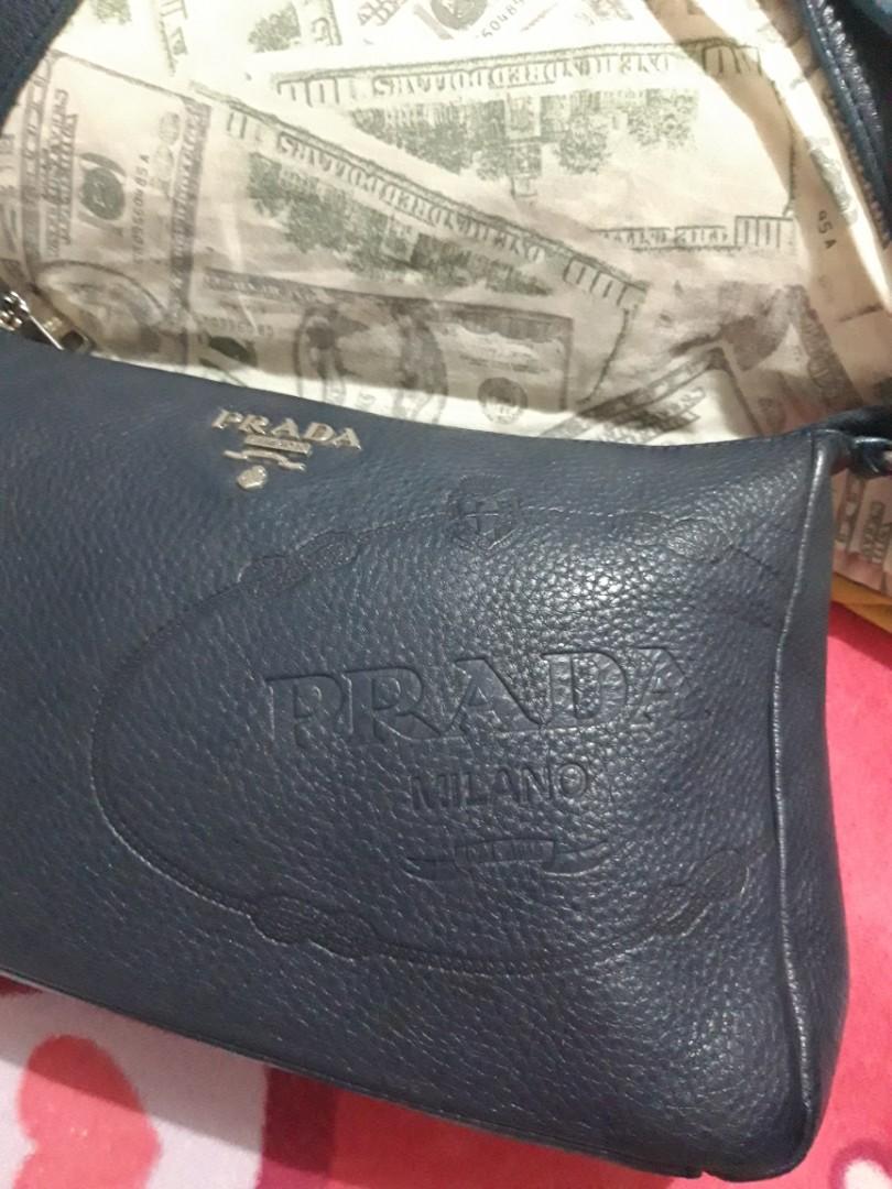 Authentic pre❤ etc! (Category: Luxury Bags & Wallets) located in Carmona. Submitted by luckygel (Listing ID 1025271456, Image 3). Description: authentic prada sling in genuine leather. euc.