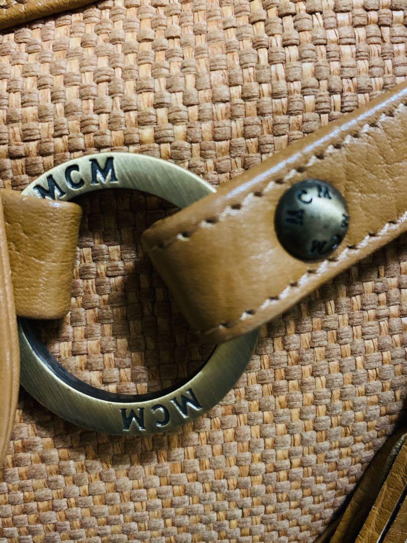 Authentic Vintage MCM Shoulder/handbag Baguette (Category: Luxury Bags & Wallets) located in Manila. Submitted by authentic.holdalls_88 (Listing ID 1025197372, Image 3). Description: 💯% authentic in very good condition .