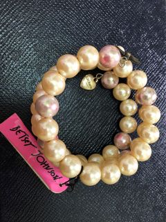 Betsey Johnson 🤍 Pearl Bracelet 🦋 Hand Strap64220932670721110