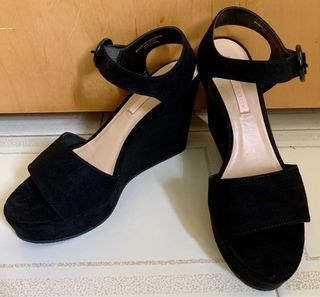 (Category: ) located in . Submitted by demi81 (Listing ID 1025119974, Image 1). Description: .