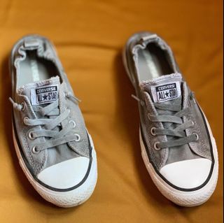 (Category: ) located in . Submitted by sneaker_lahbundle (Listing ID 1025227376, Image 1). Description: .
