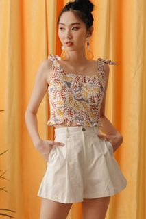 (Category: ) located in . Submitted by petitewardrobex (Listing ID 1025130308, Image 1). Description: .