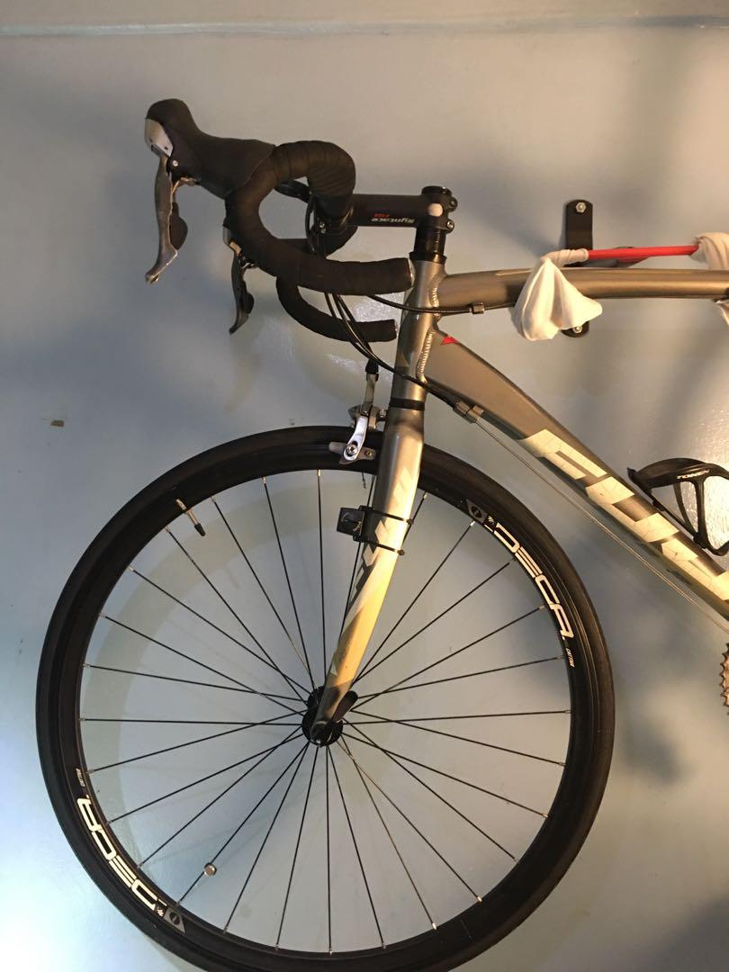 Fuji Newest 1.0 Road Bike Sports Equipment Bicycles Parts