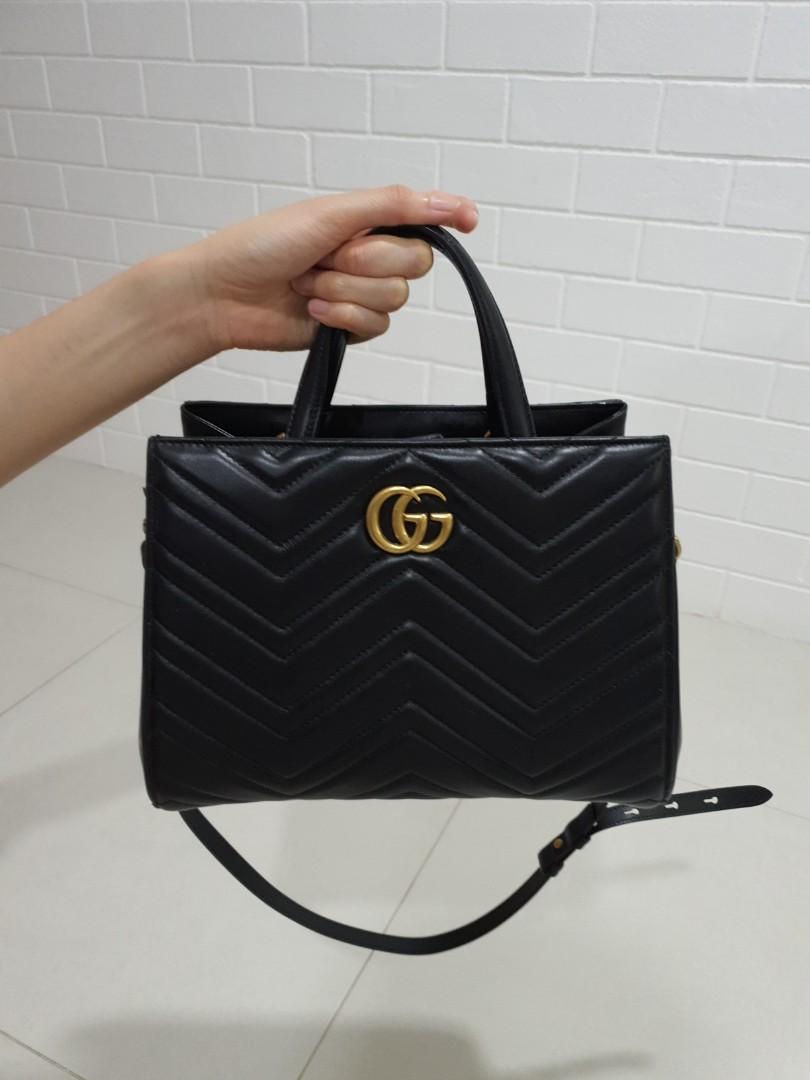 Gg marmont medium matelassé hotsell leather top handle shoulder bag