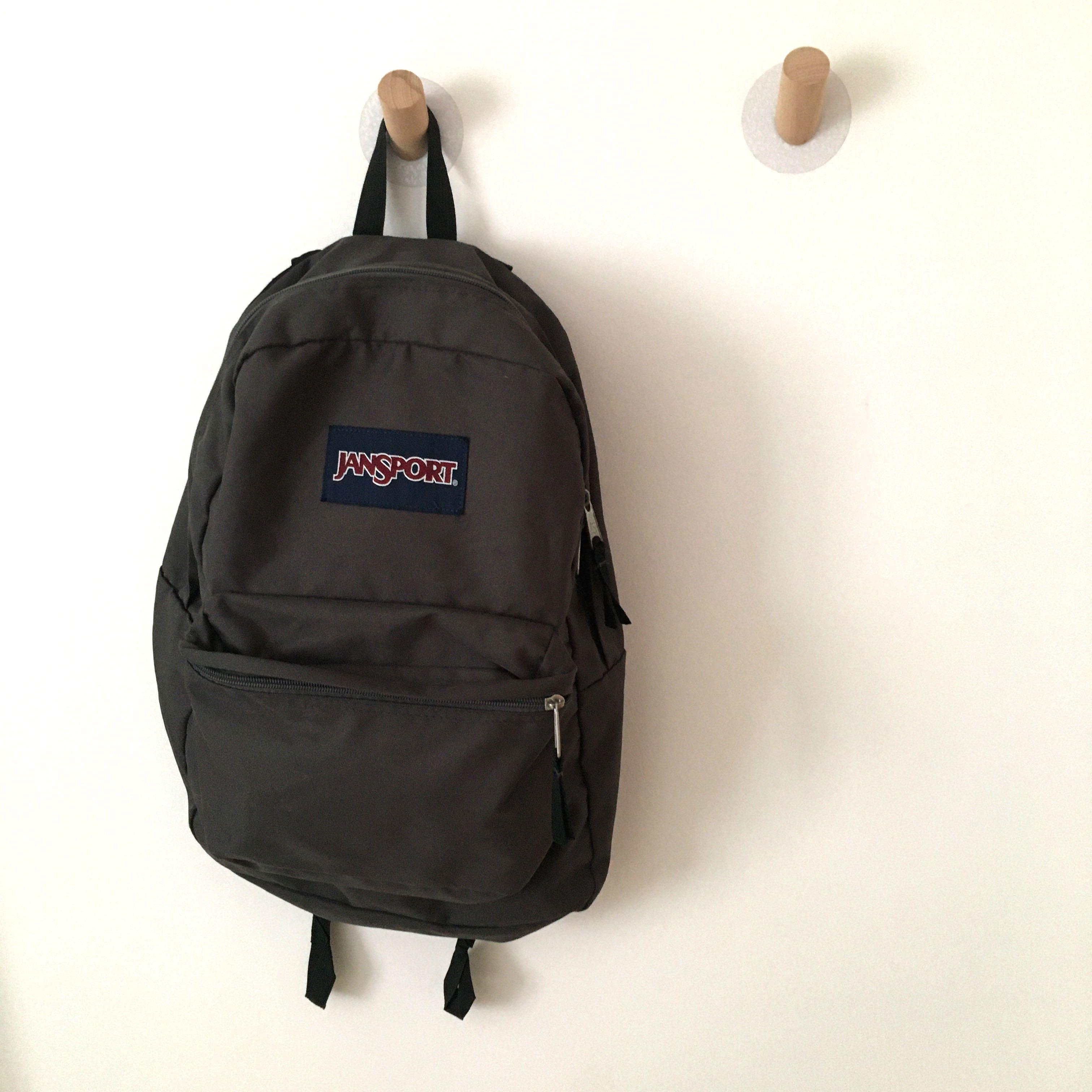 dark grey jansport backpack