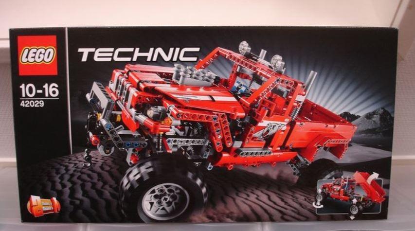 LEGO TECHNIC 42029 100% New, 興趣及遊戲, 旅行, 旅遊- 旅行必需品及