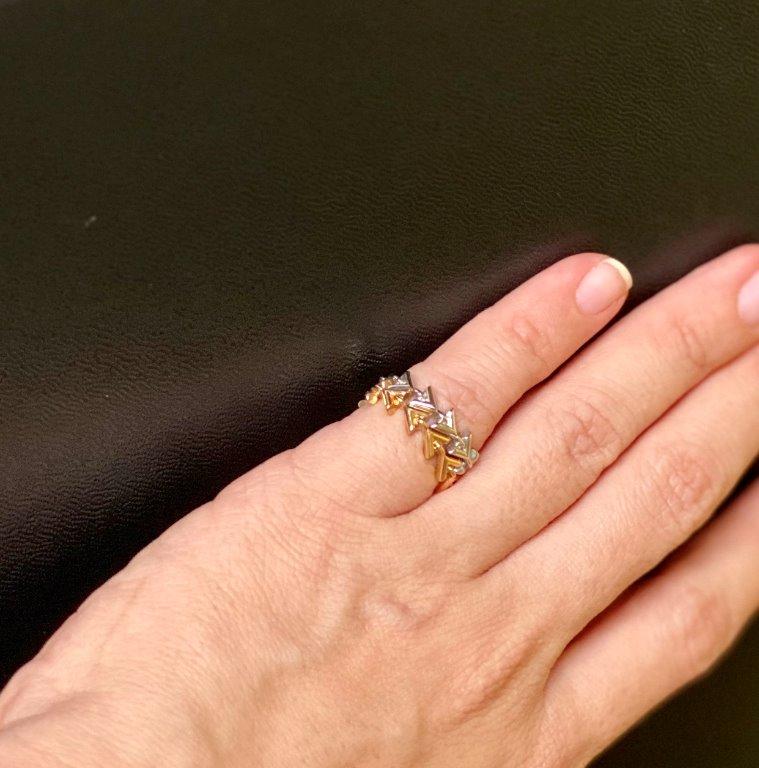 Louis vuitton essential v deals ring